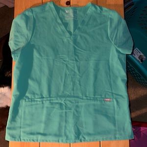 Figs 3 Pocket Scrub Top